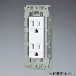 パナソニック 埋込接地ダブルコンセント 15A 125V 絶縁枠付 セラミックホワイト WTL131249W 画像1