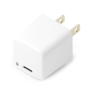 PGA mini電源アダプタ USB-Cポート ホワイト PG-CPAC15A02WH 画像1