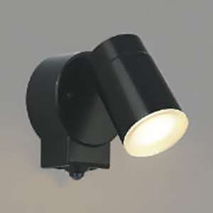 コイズミ照明 LED一体型スポットライト 防雨型 白熱球60W相当 散光配光 非調光 電球色 タイマー付人感センサ付 黒 AU50448 画像1